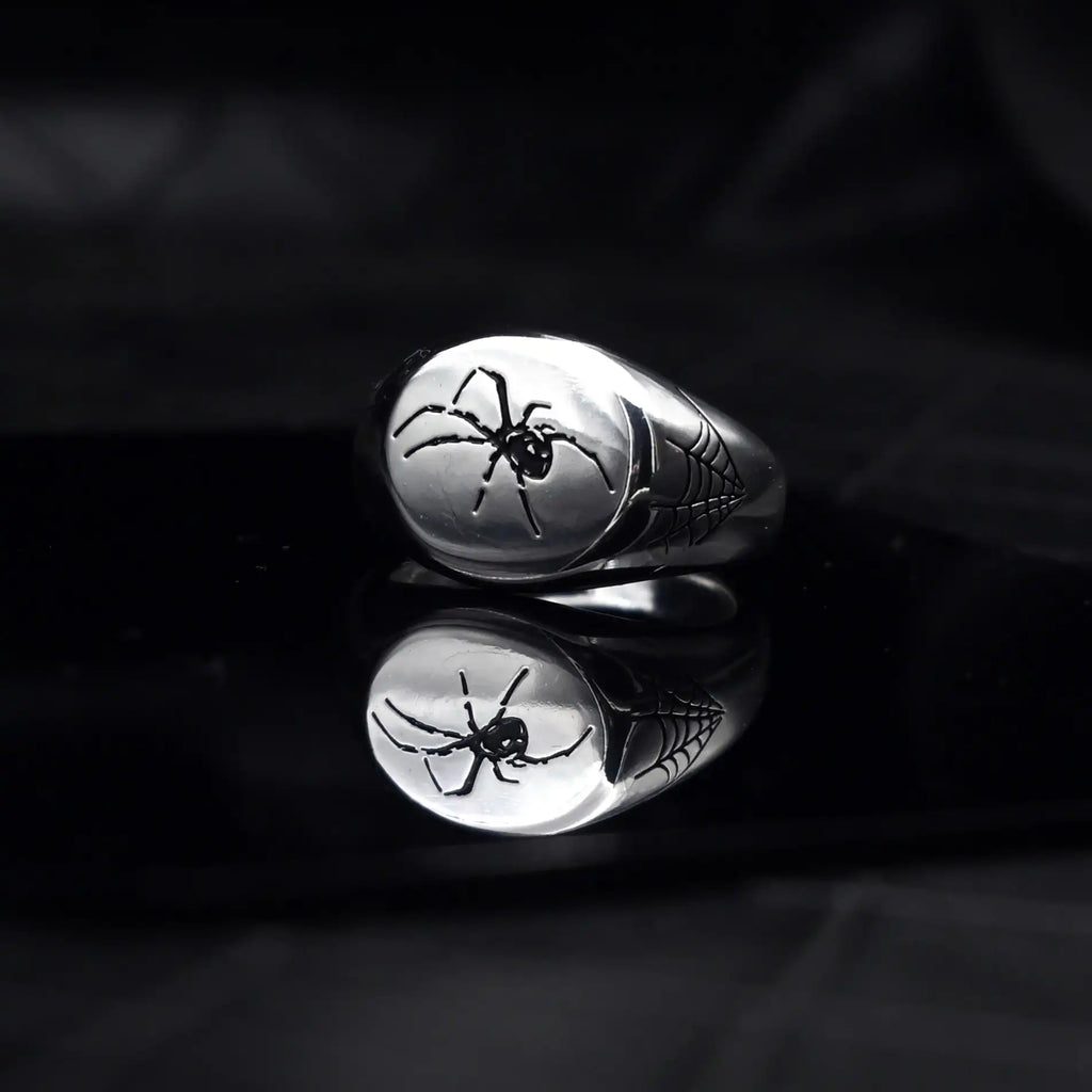Gothic Spider Ring for Men & Women — Silver-Tone Band