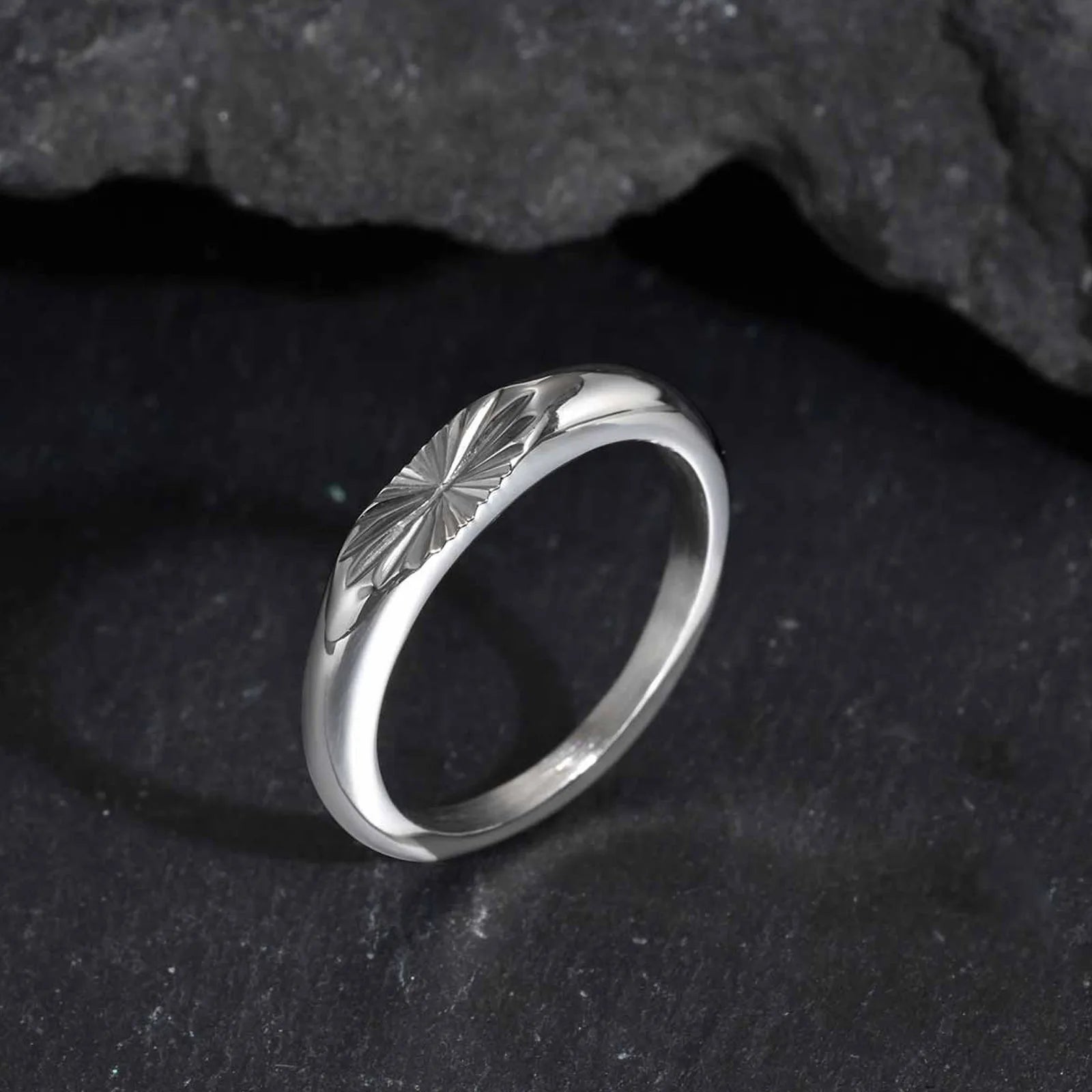 Silver Sunburst Tail Ring — Stainless Steel