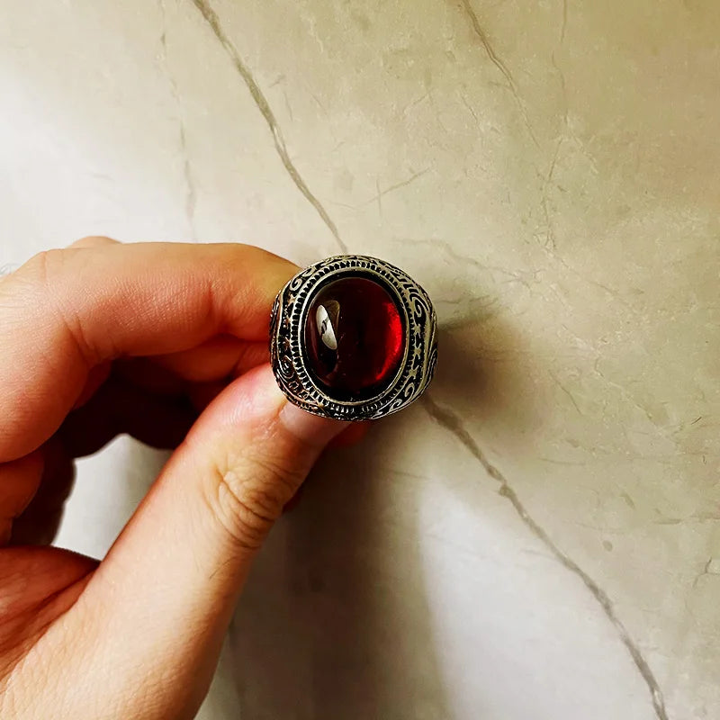 Retro Resin Gem Engraving Flower Pattern Ring For Men Punk Gothic Zinc Alloy Ring Designer Jewelry Unisex Accessories