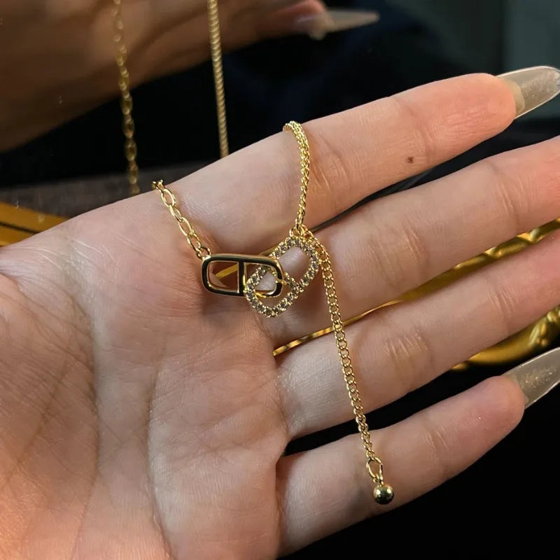 Pig Nose 18K Gold Collarbone Chain — Gold