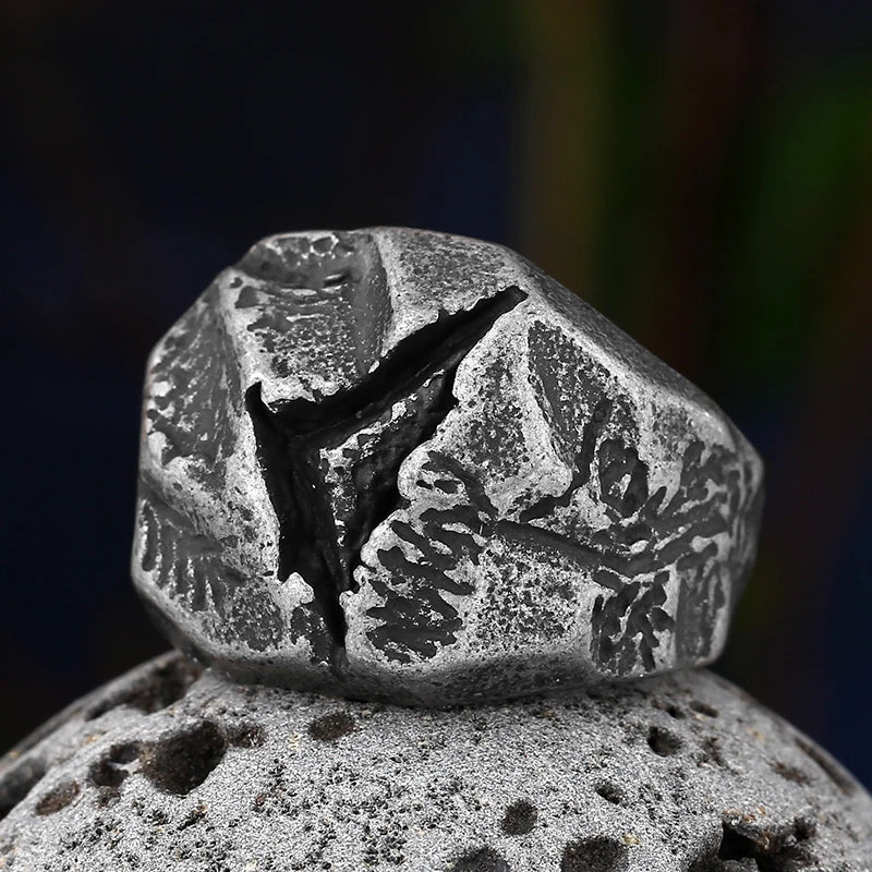 Cracked Fossil Retro Punk Biker Ring — Stainless Steel