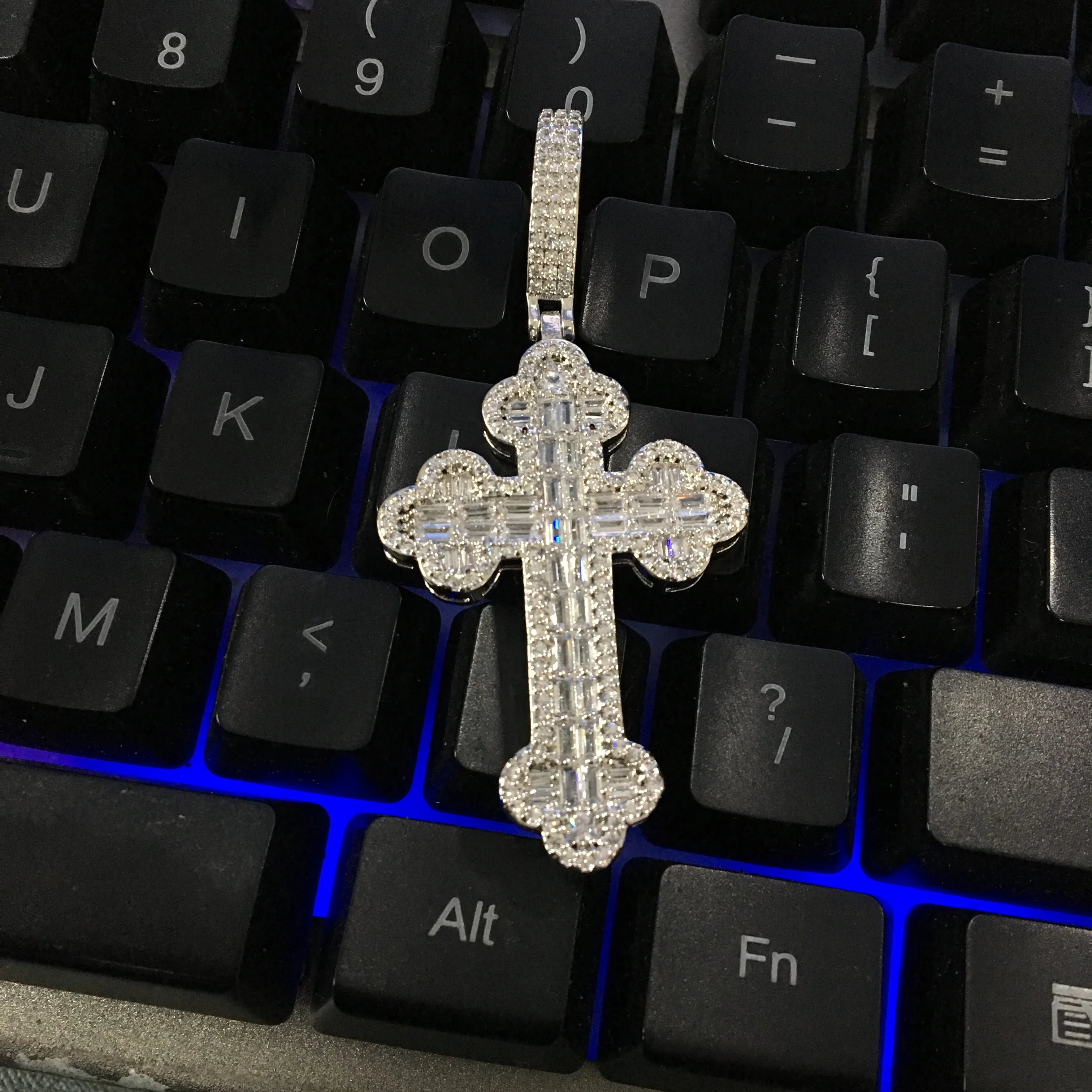 THE BLING KING Iced Out Cross Star Link Chain Baguettecz Cubic Zirconia Cross Pendant Necklace Charm Fashion Hiphop Jewelry