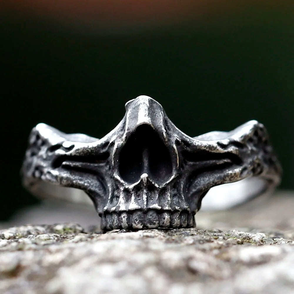 Skull Ring — Gothic Steel Vintage