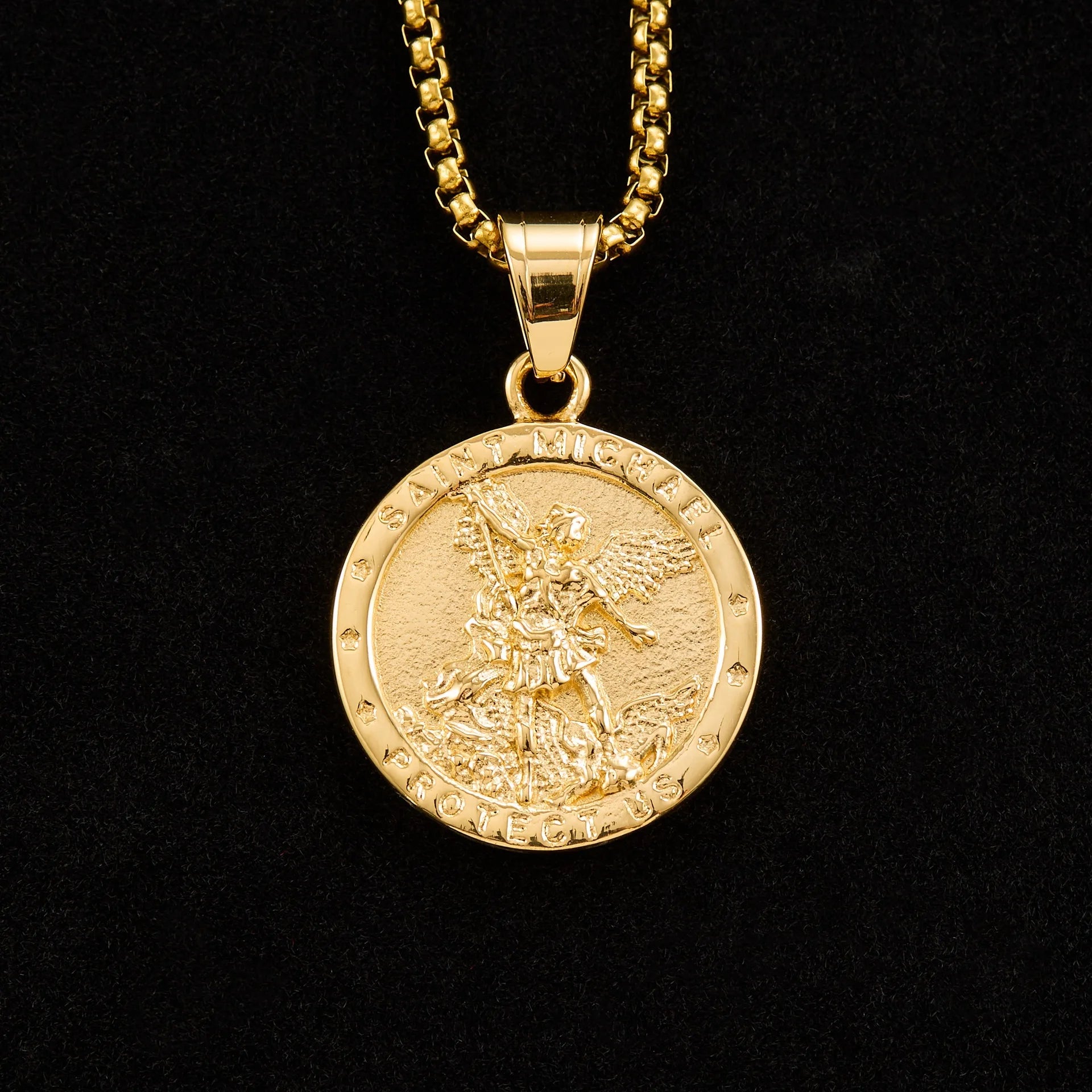 1pc Catholic Angel Michael Gold color round pendant For Men Women Punk 316L Stainless Steel Knight Saint Michael Jewelry Gifts