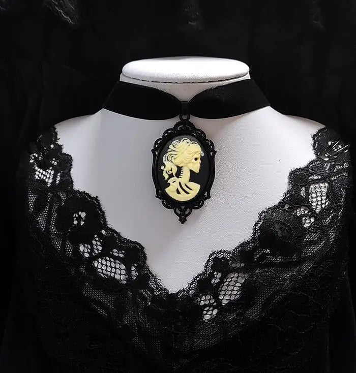 Gothic Crow Pendant Necklace