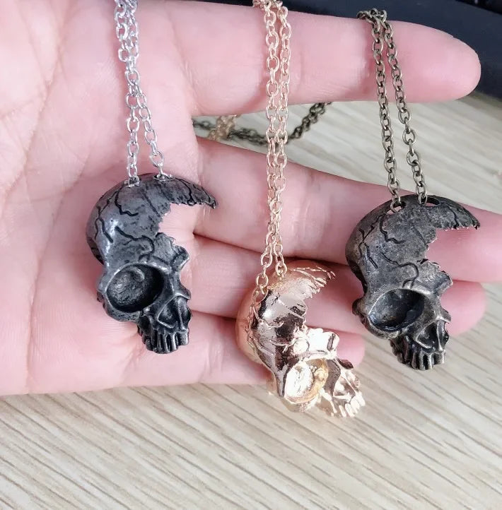 Skull Pendant Necklace — Gothic