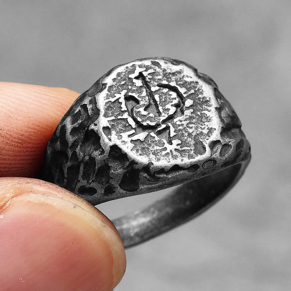 Vintage Black Crater Ring — Stainless Steel