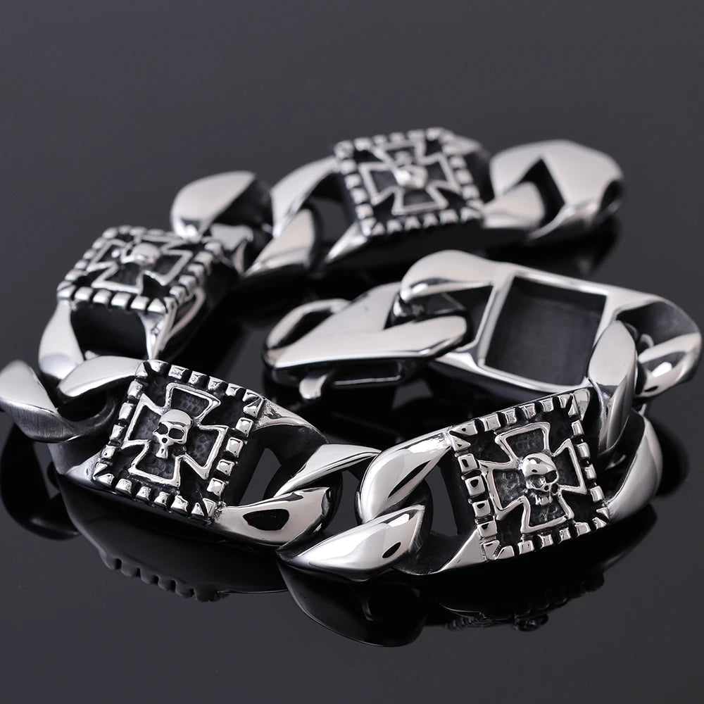Punk Skull Bracelet Men's Black Stainless Steel Vintage Cuban Link Chain Bracelet with Skulls Spring Clasp Gothic Biker