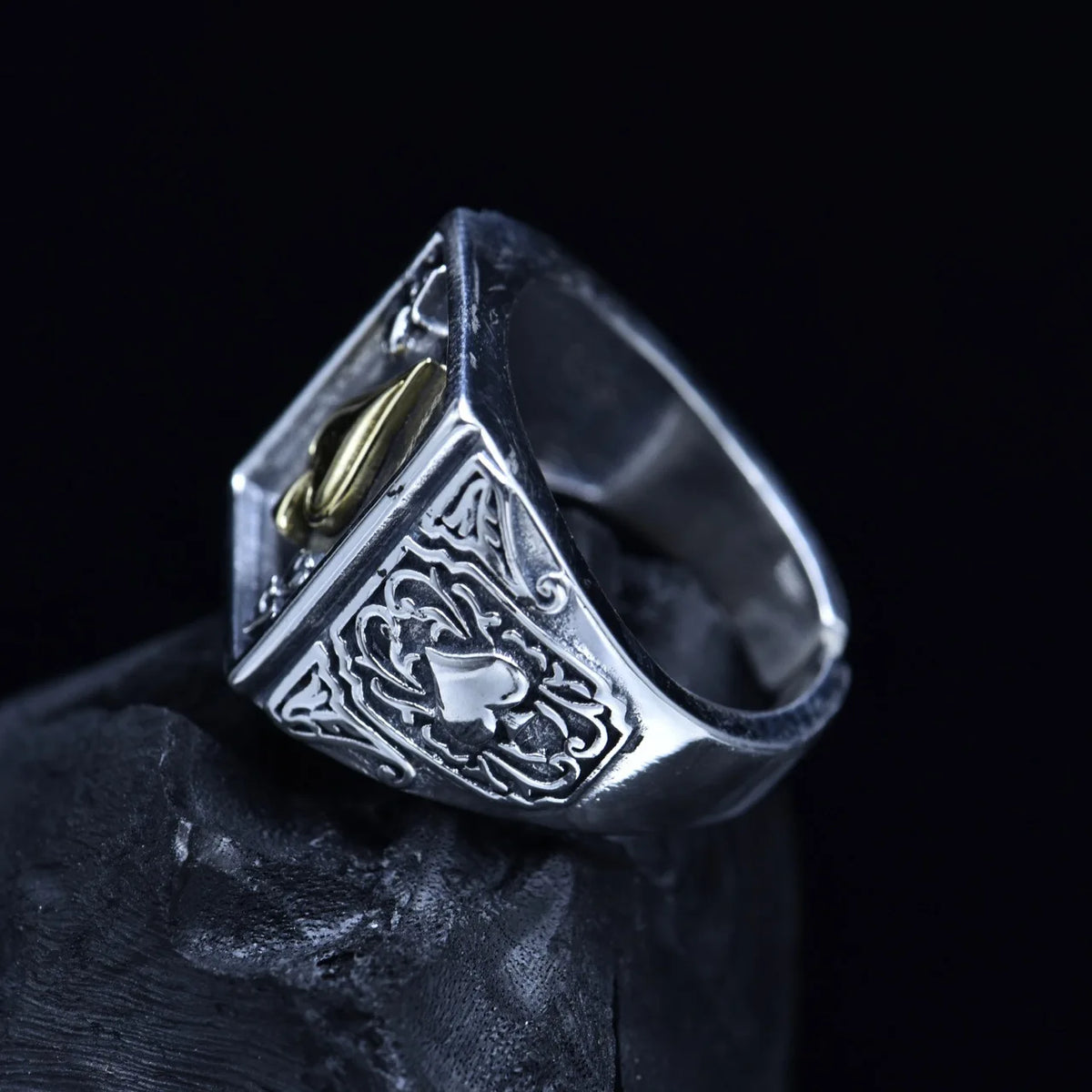 Ace of Spades Punk Gothic Open Ring — Zinc Alloy