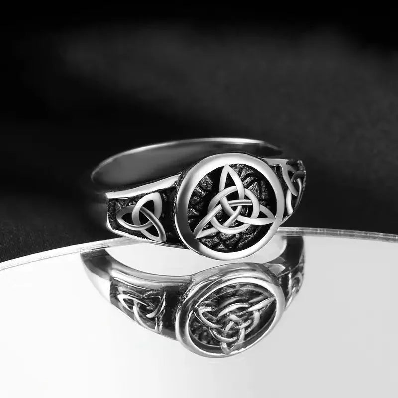 New Hollow Celtic Knot Ring — Zinc Alloy