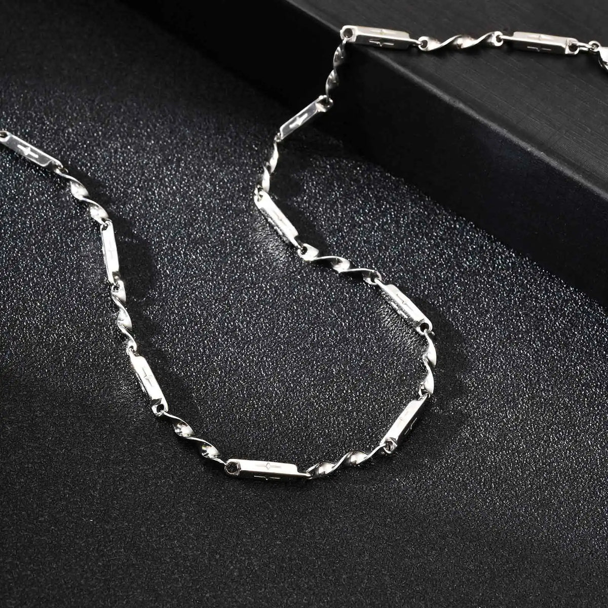 Mobius Bamboo Cross Link Chain Necklace 3mm — Stainless Steel