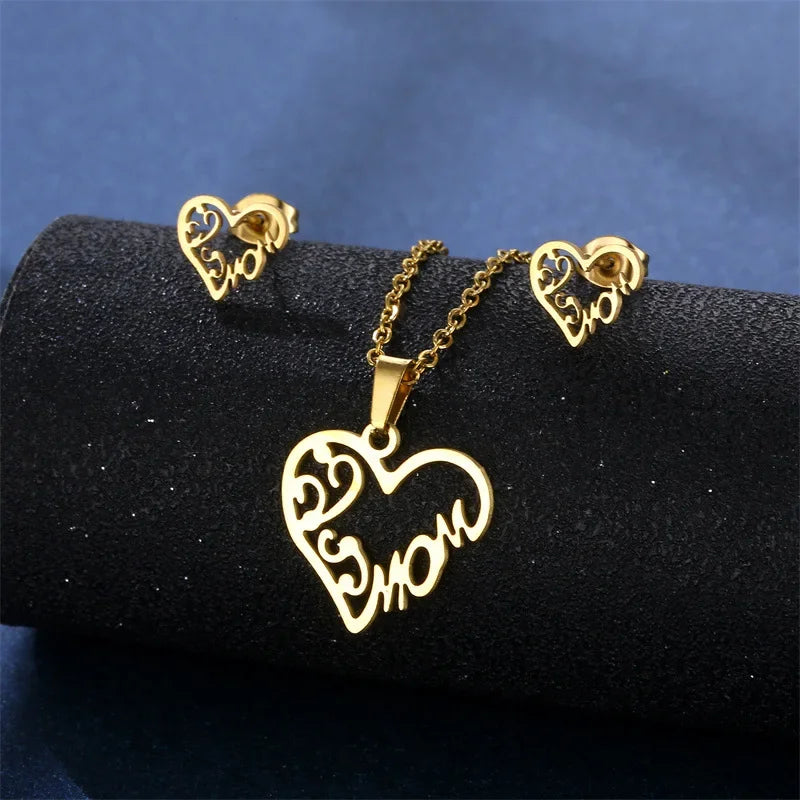 Mama Letter Pendant Necklace — Minimal
