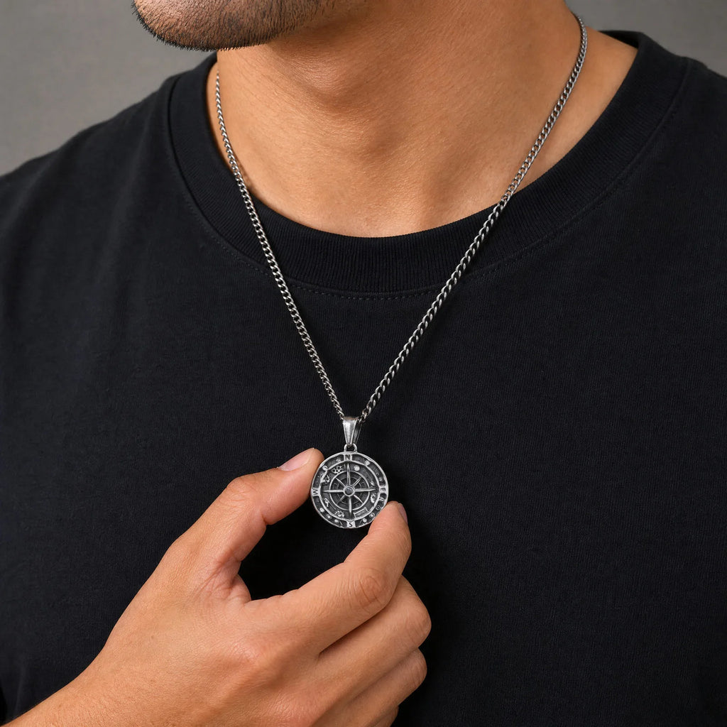 Stainless Steel Compass Pendant Necklace Vintage Grey Round Medallion Link Chain for Men Punk Adventure Travel Jewelry Gift