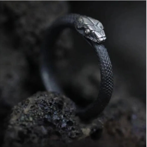 Articulated Snake Ring — Black