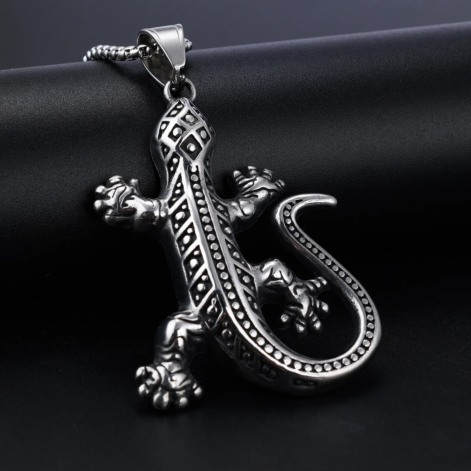 Lizard Animal Pendant Necklace — Stainless Steel