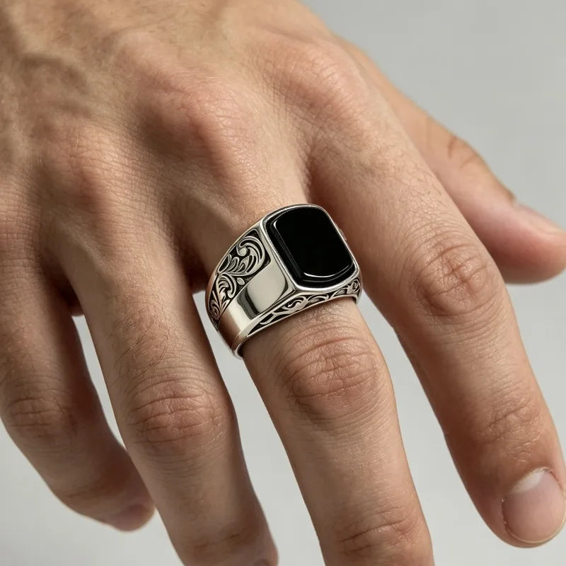 Retro Men's Bold Black Zircon Ring, Carved Edged Men's Ring, Daily Versatile Commute & Evening Accessories