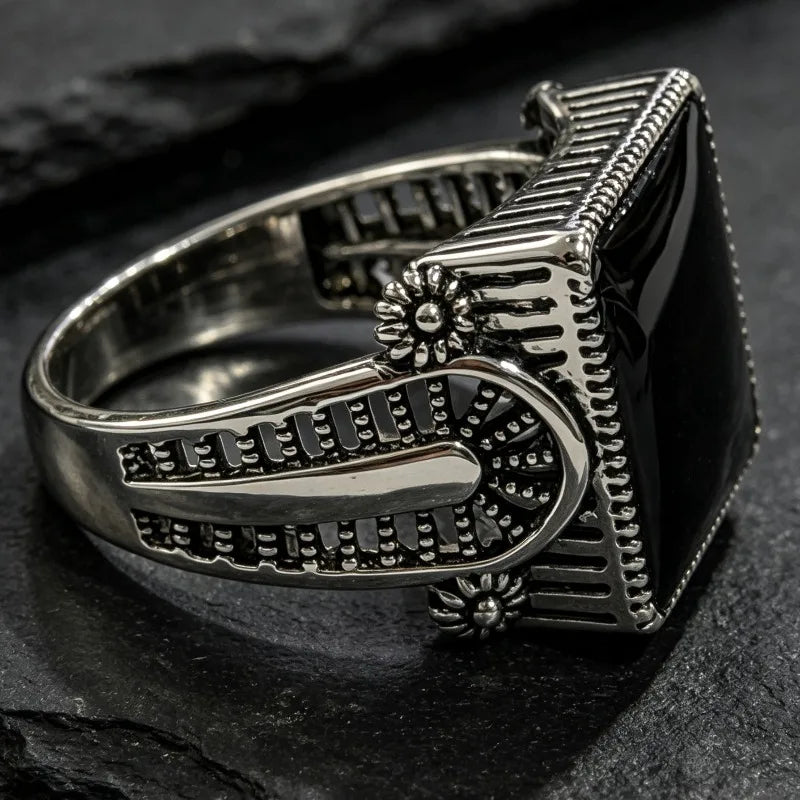 European and American new fashionable retro simple domineering black drip hollow engraving men's ring