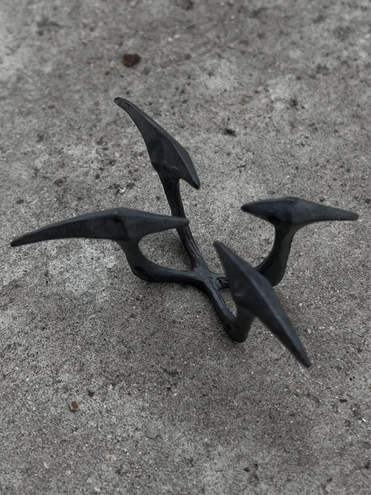 Neo-Gothic Claw Ring — Stainless Steel