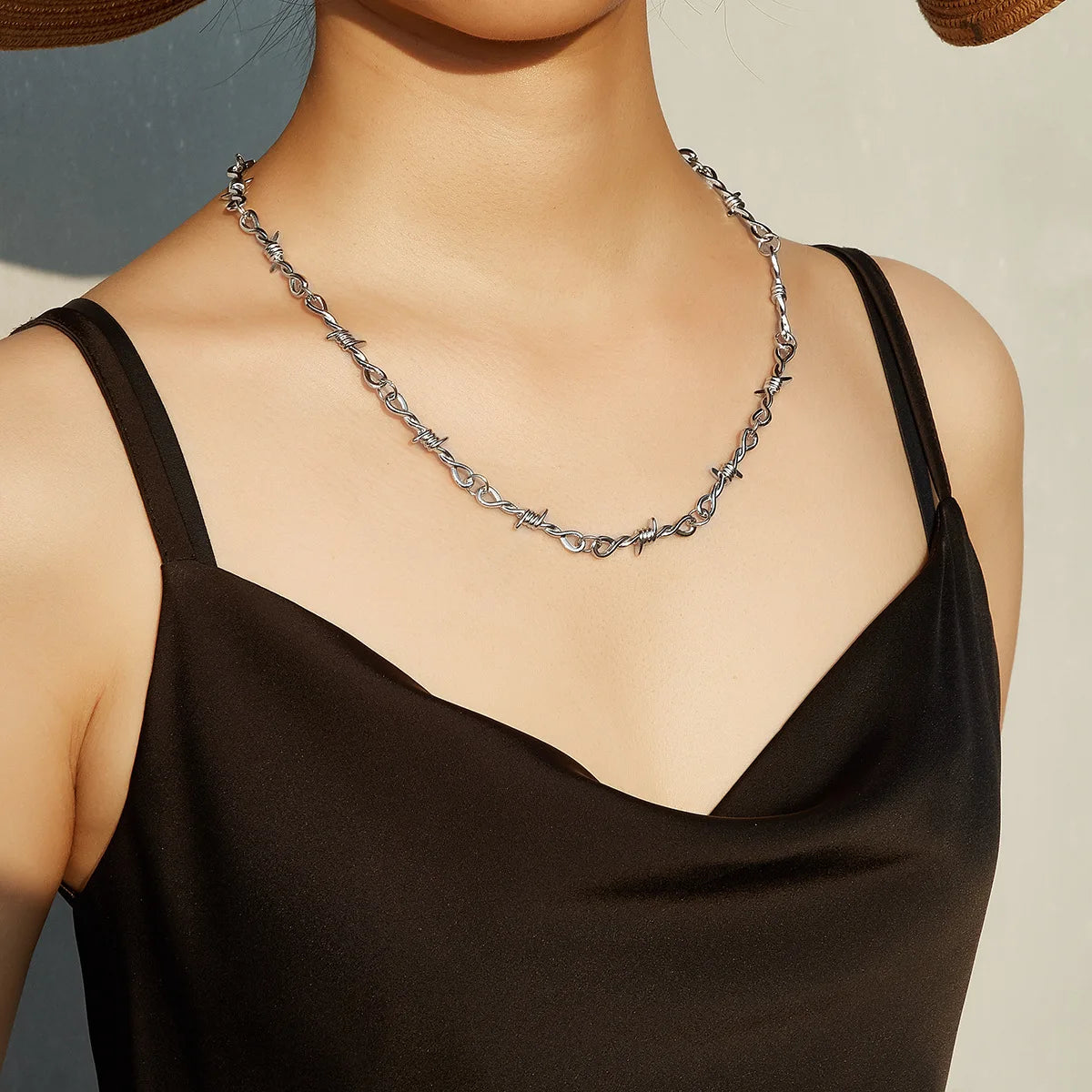 Small Wire Brambles Iron Unisex Choker Necklace Women Hip-hop Gothic Punk Barbed Wire Little Thorns Chain Choker Jewelry Gifts