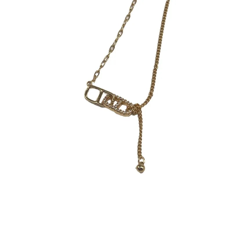 Pig Nose 18K Gold Collarbone Chain — Gold
