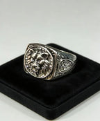 A slightly zircon Lion King ring for men and women