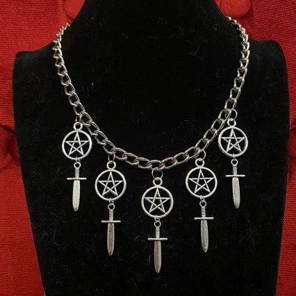 Gothic Crow Skull Necklace For Women man Fashion Vampire Bat Accessory Punk Jewelry Gift Circle Pagan Vintage Moth Charm Choker