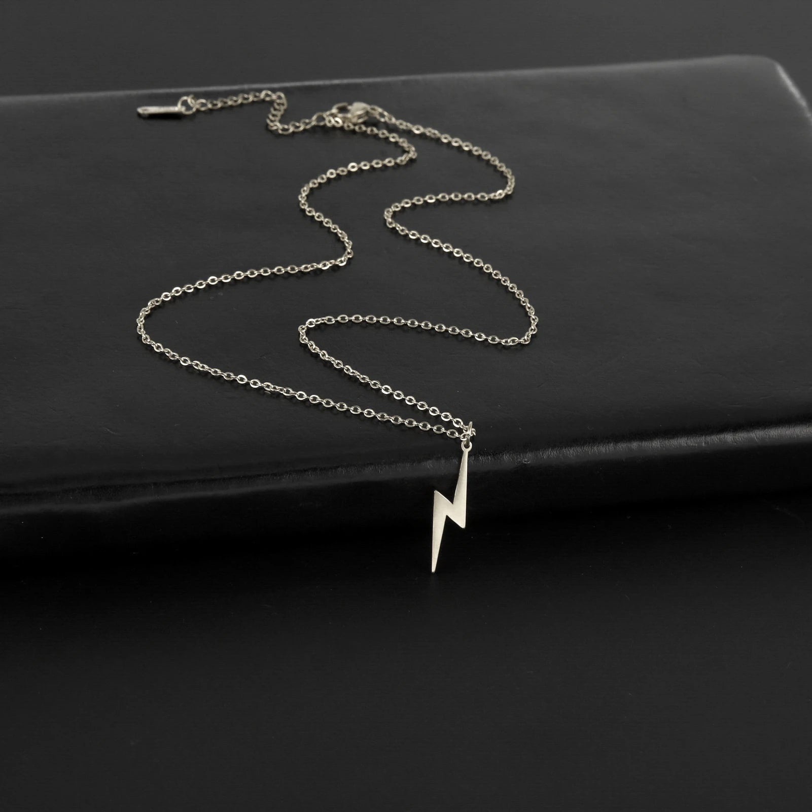 Skyrim 2026 Fashion Lightning Pendant Necklace for Women Stainless Steel Cool Choker Chain Jewelry Gifts