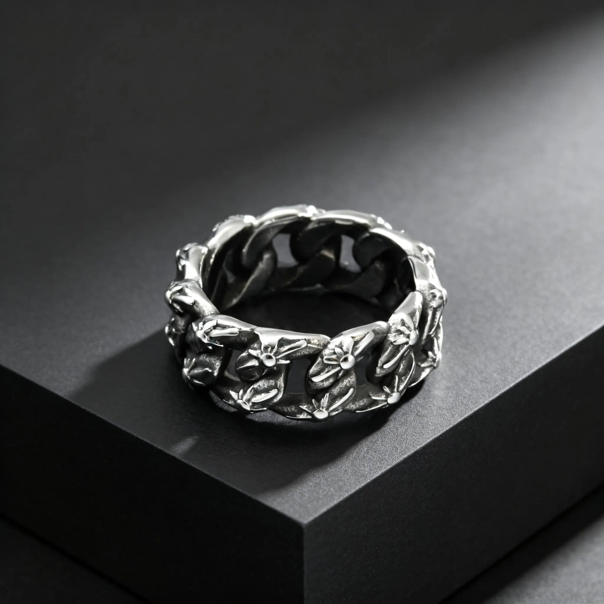 Fashion Unique Twist Chain Rings for Men Stainless Steel Geometric Pattern Chunky Ring Non-fading Vintage Finger Jewelry Gift