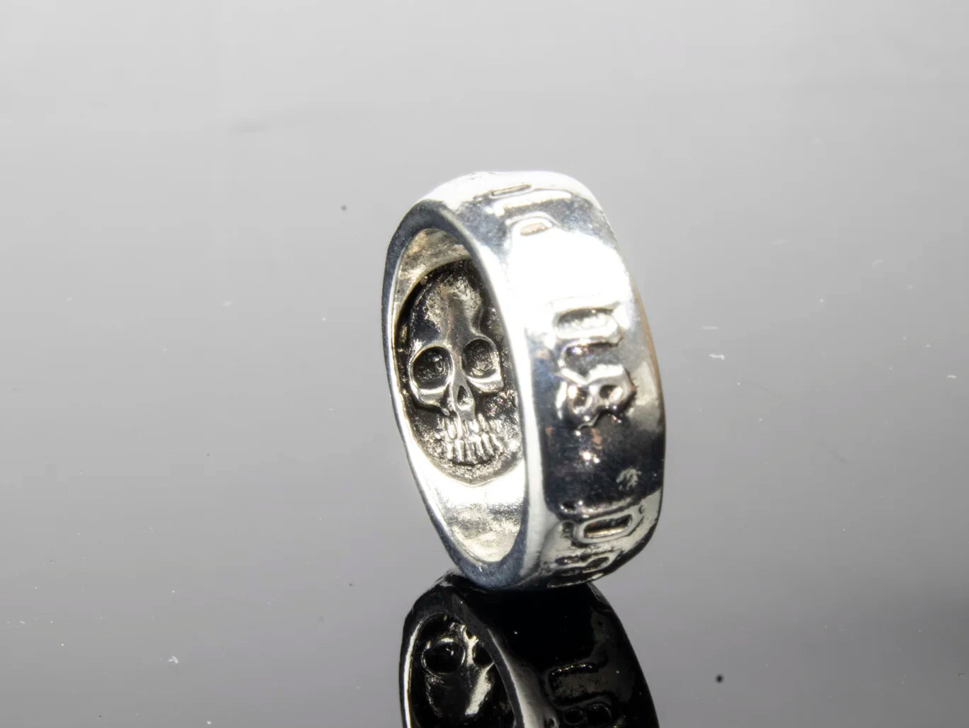 Memento Mori Skull Biker Ring — Stainless Steel