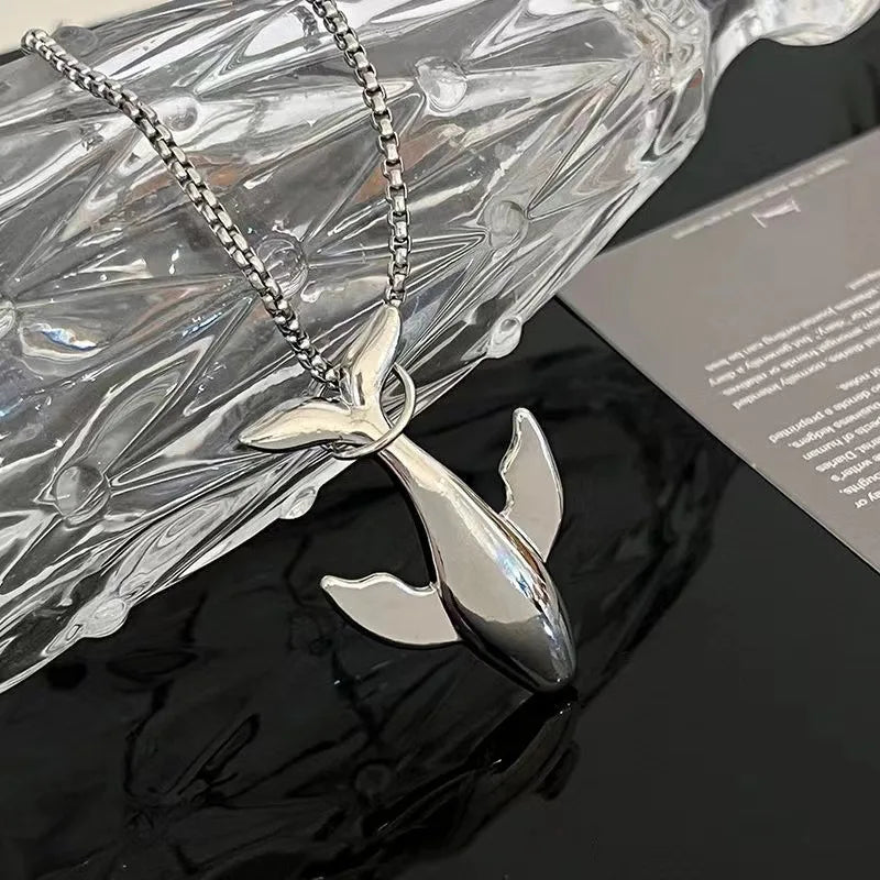 Charm Blue Whale Jumping Pendant Necklace Fashionable Men And Women Simple Necklace Sweater Chain Accessories Jewelry