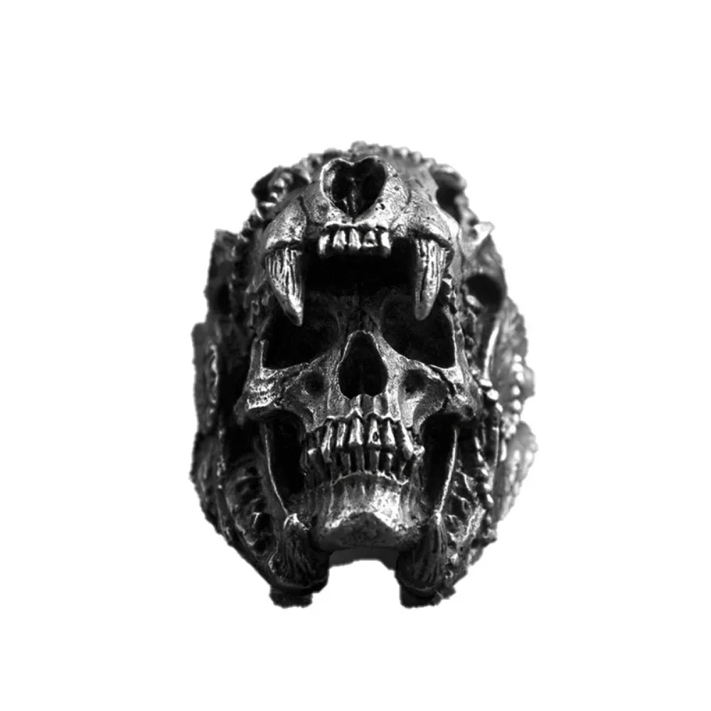 Niche Skull Ring — Gothic Statement