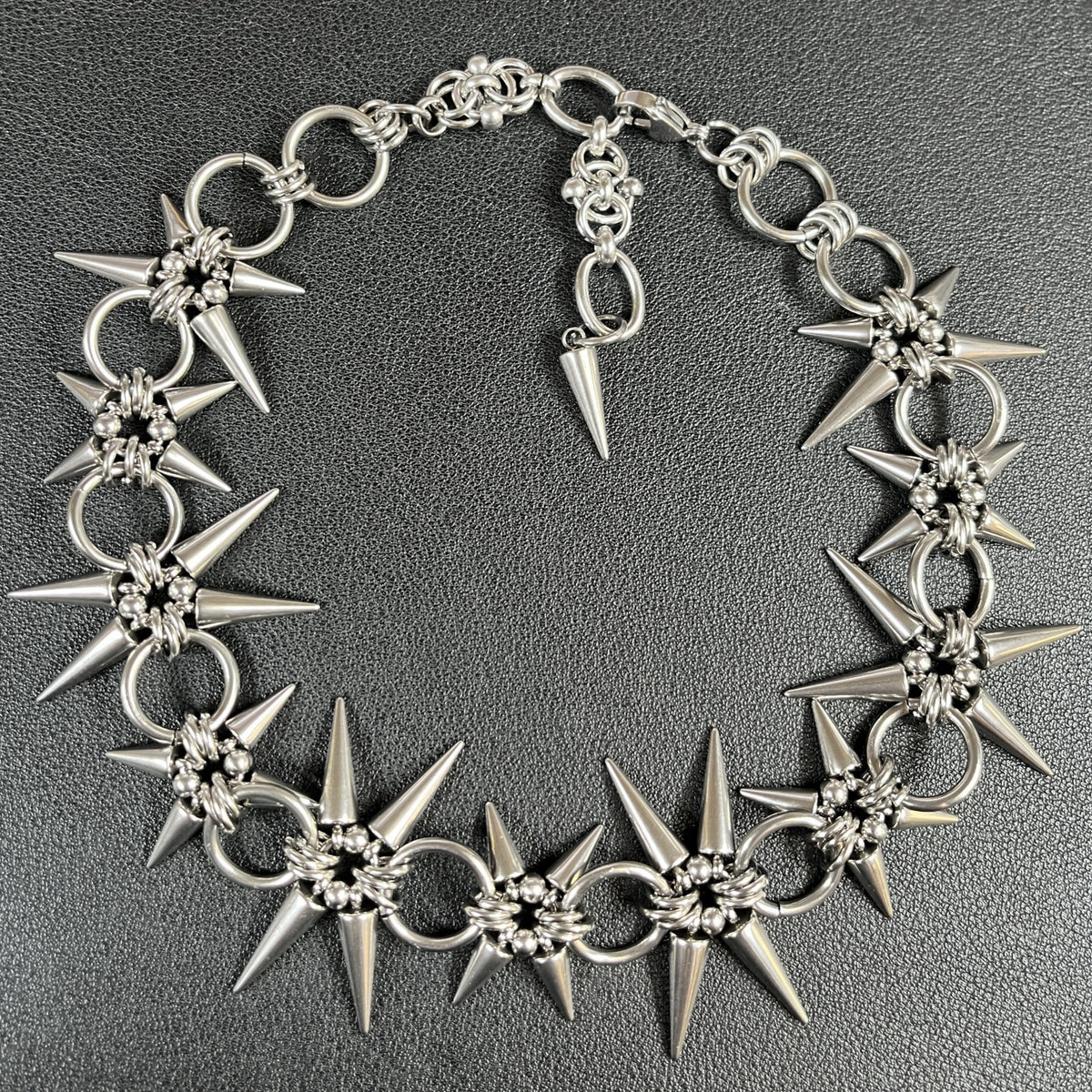 Grunge Rivet Chain Necklace — Geometric Goth Charm