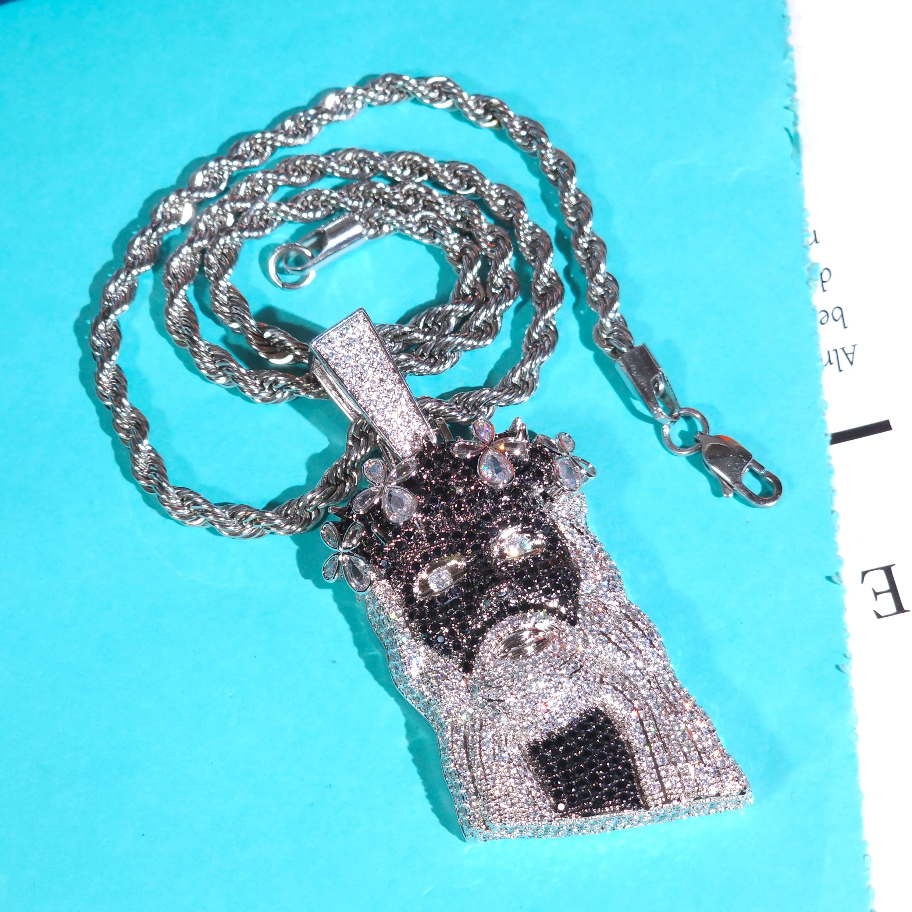 Hip Hop Iced Out Jesus Piece Pendant Personalized Black And White Mixed Color Highend Men Rapper Jewelry