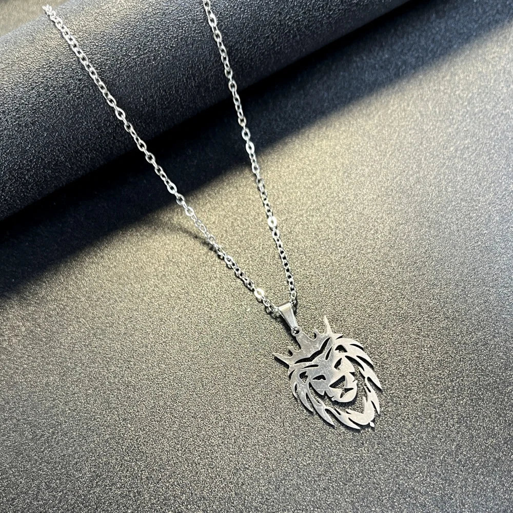 Stainless Steel Cut Lion Necklace Gold Plated Pendant Lion Pendant Engraved Disc Charm Wild Lion Men and Women