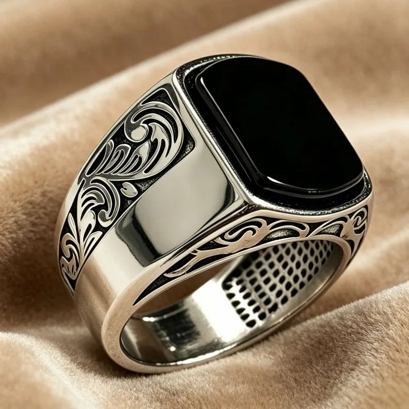 Retro Men's Bold Black Zircon Ring, Carved Edged Men's Ring, Daily Versatile Commute & Evening Accessories