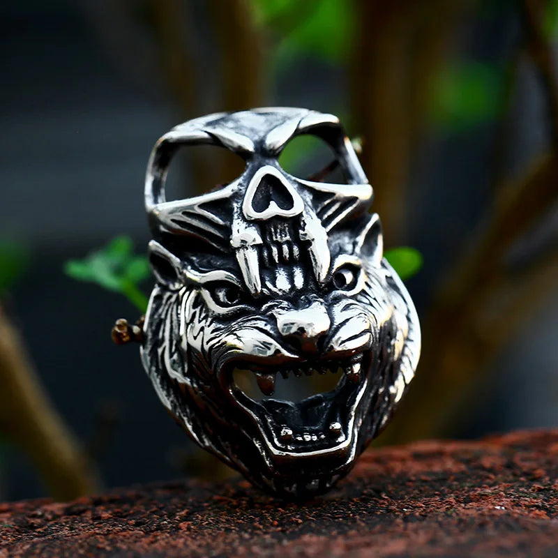 Round Lion Wolf Tiger Pendant — Stainless Steel