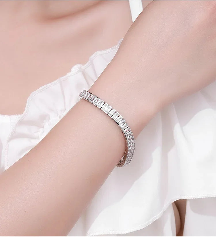 Luxury Solid Platinum PT950 Women's 0.4 karat Moissanite Diamond Emerald Bracelet Simple and Generous