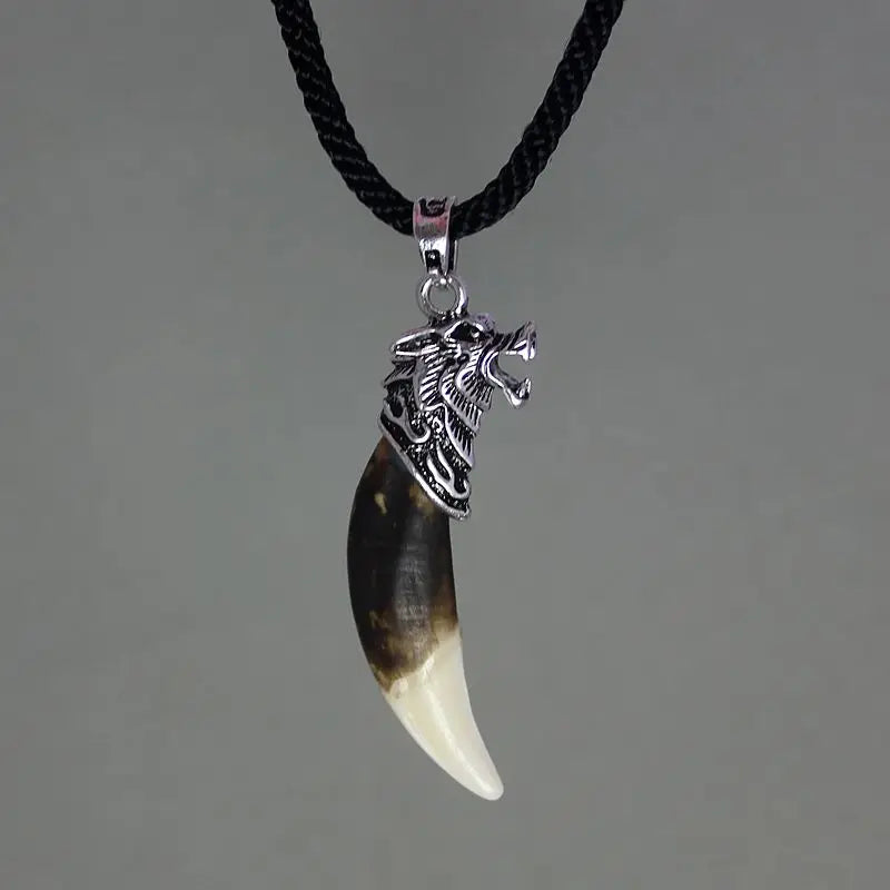 Punk Fashion Brave Men Wolf Gog Teeth Spike Pendant Necklace Women Men Lucky Jewelry Classic Fang Tooth Amulet Pendant Necklace
