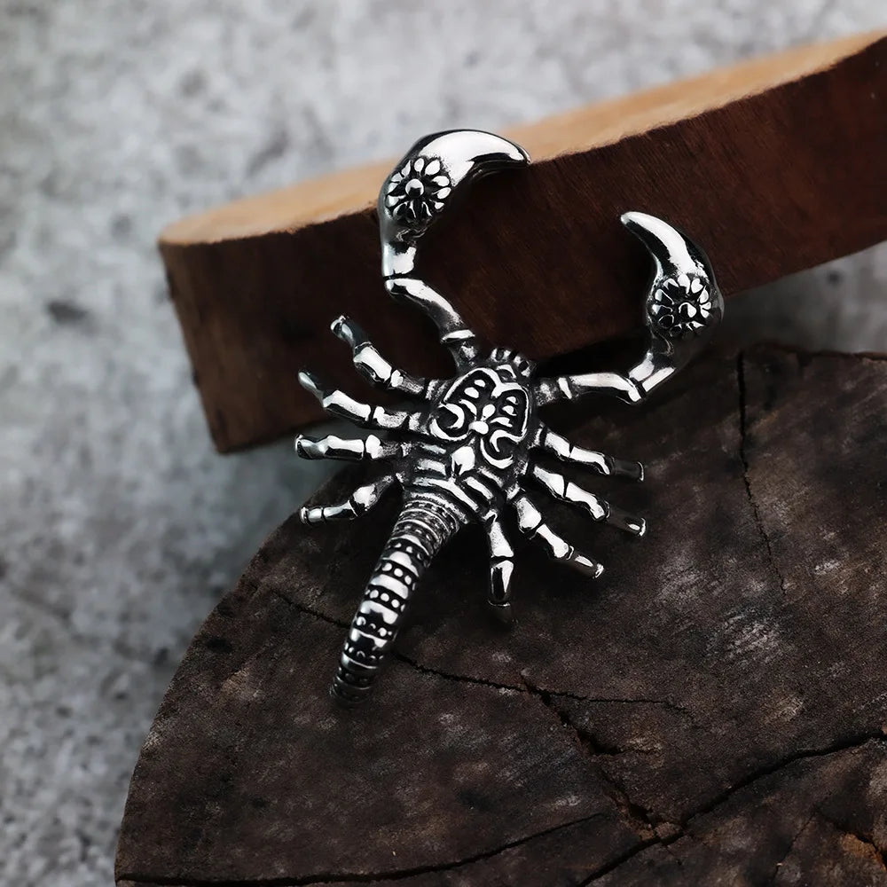 Exquisite Stainless Steel Scorpion Pendant Men Sweater Chain Stainless Steel Scorpion Necklace Jewelry