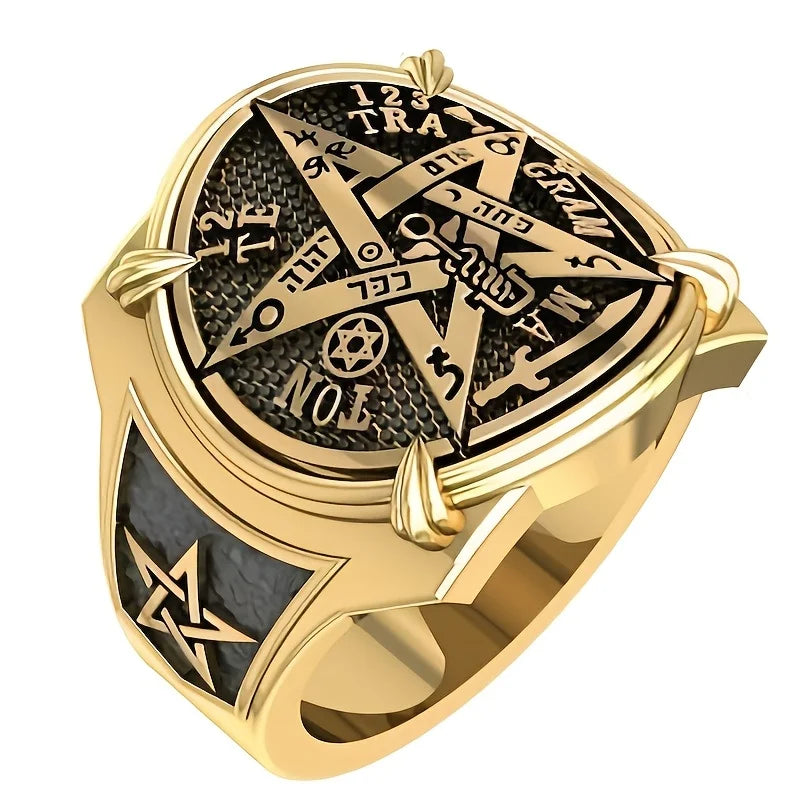 Vintage Carved Star Pattern Ring — Gold-Tone Metal