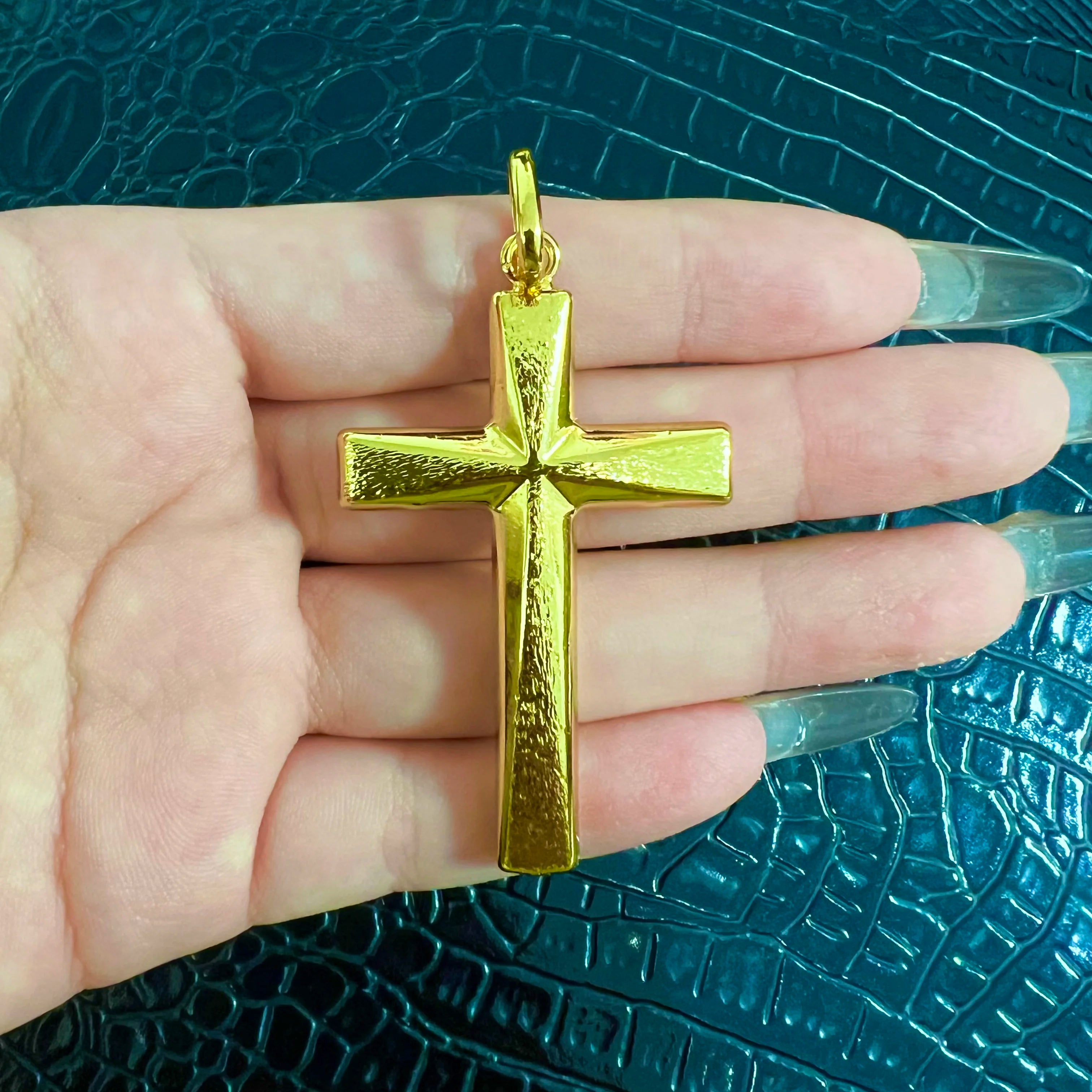 Gold Pendant Necklace