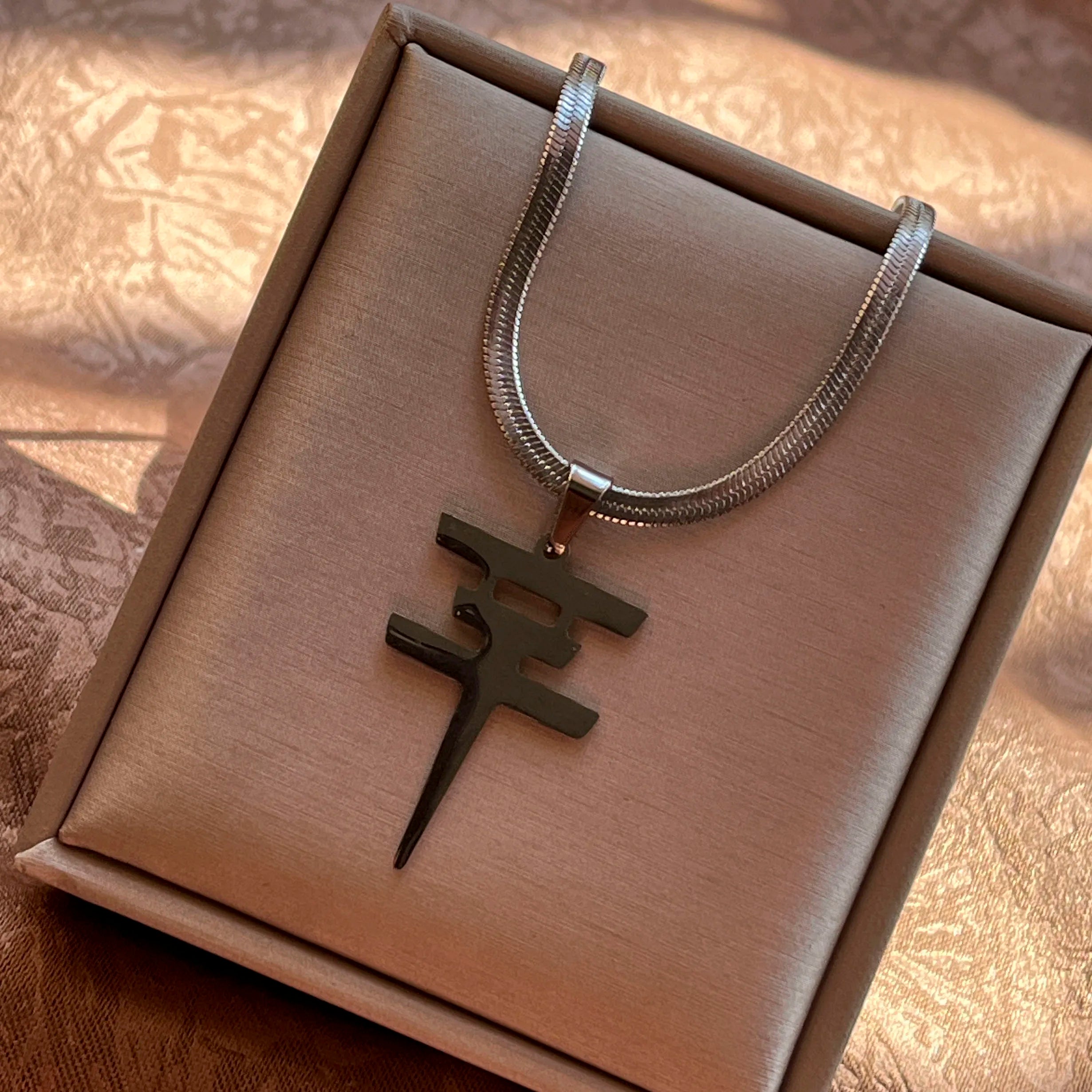 Fashion Women's Tokyo Hotel Necklace Stainless Steel Pendant Bill Kolitz Logo Jewelry Neckchain Snake Blade Choker