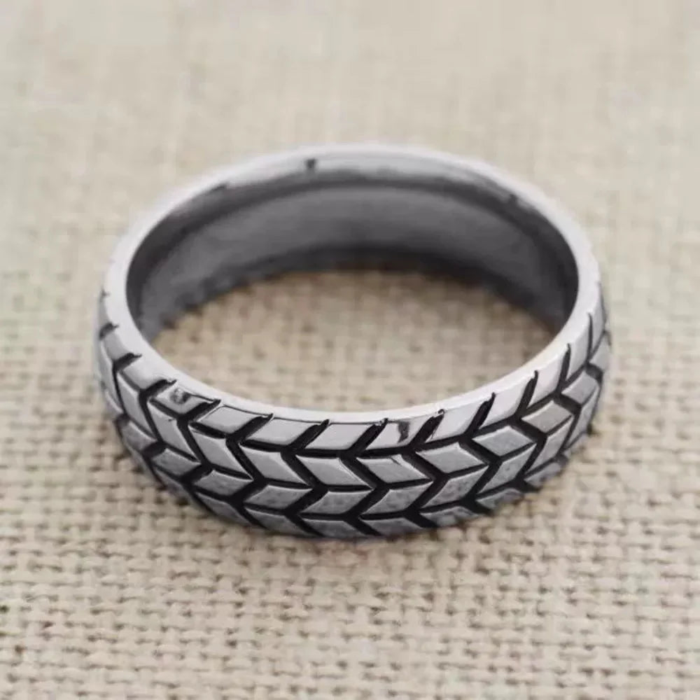 New Simple Fashion Tire Niche Geometric Ring Hip Hop Punk Retro Personality Creative Trend Striped Finger Ring Gift