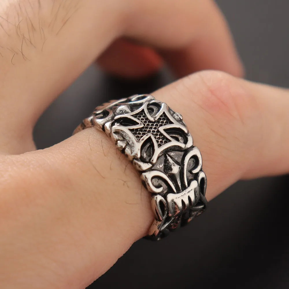 Vintage Knight Cross Amulet Ring for Men — Zinc Alloy