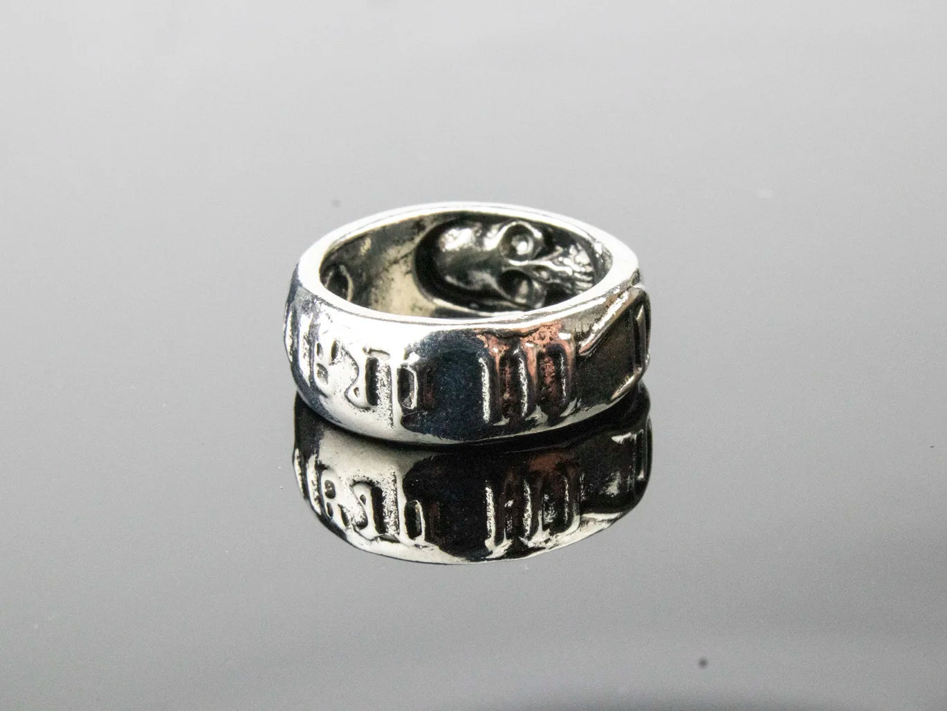 Memento Mori Skull Biker Ring — Stainless Steel