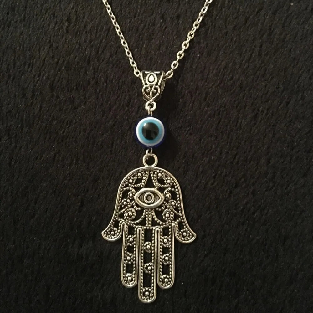 Gothic Retro Silver Color Hollowed-out Pattern Fatima's Hand Evil Eye Pendant Necklace for Women Men Halloween Amulet Jewelry