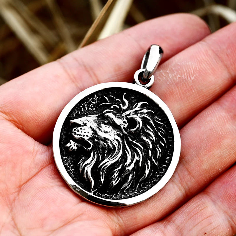 Round Lion Wolf Tiger Pendant — Stainless Steel