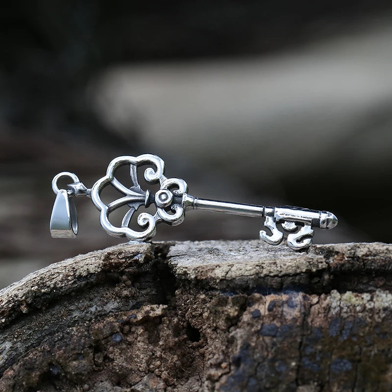 Gothic Key Pendant Necklace — Silver
