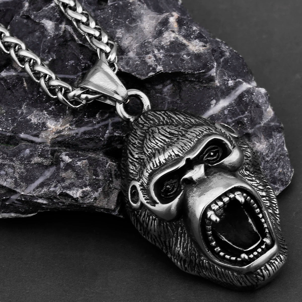 Stainless Steel Animal Gorilla Pendant Necklace Men's Domineering Roar Necklace Biker Vintage Punk Chain Jewelry Party