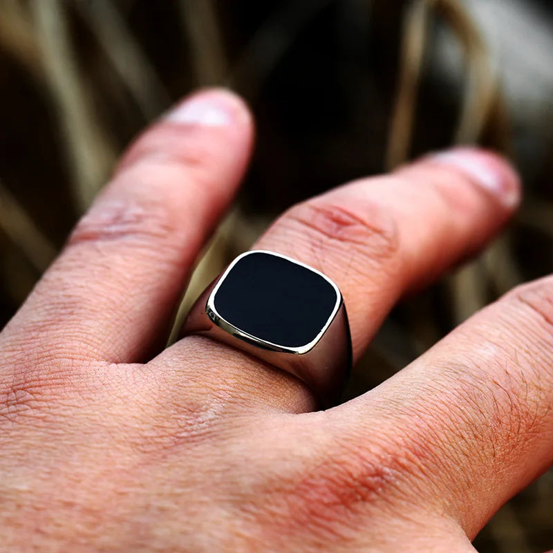 Retro Flat Square Black Glass Onyx Ring For Men Classic Metal Designer Ring Jewelry Rock Hiphop Accessories Unisex Gift